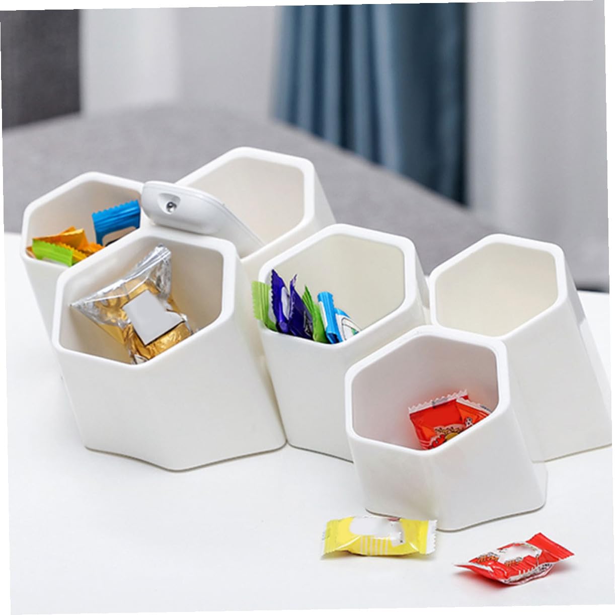 Contenitore a Parete Multifunzione per Penne e Pennelli, Set 6 Pezzi in Plastica Bianca, Organizer Scrivania per Studenti e Uso Domestico, Porta Cancelleria Creativo e Salvaspazio