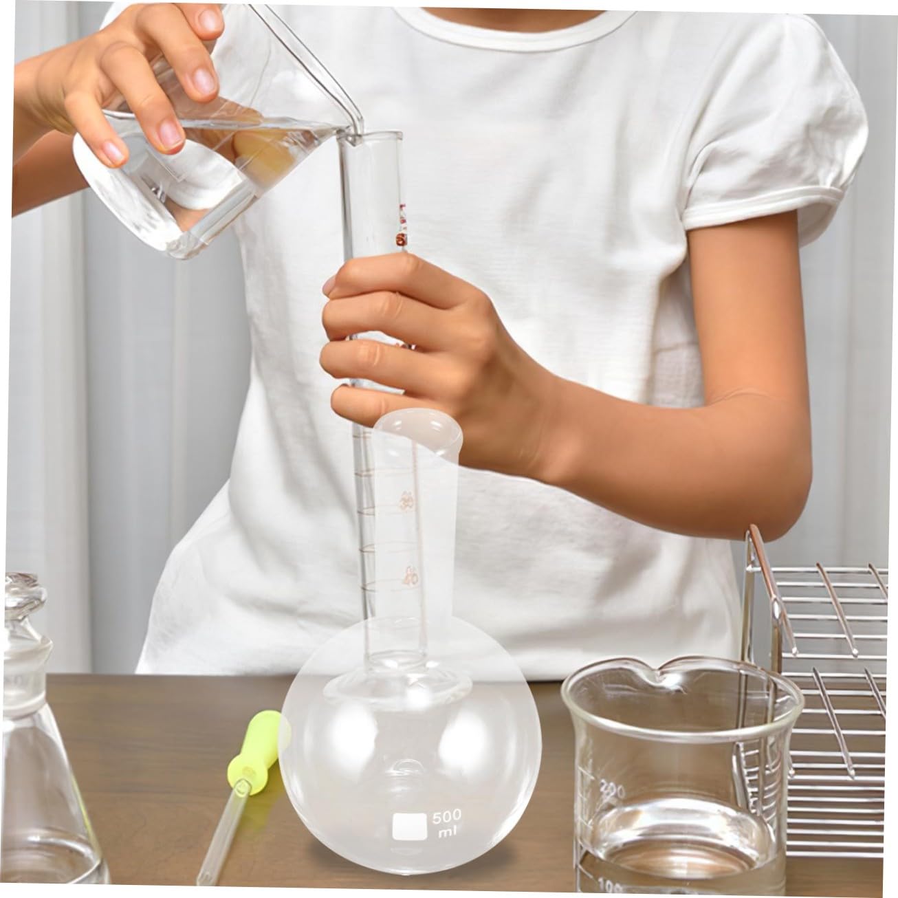 500ml Glass Distillation Flask with Scale Long Neck Flat Bottom Laboratory Flask for Chemistry Experiments for Scientific Use