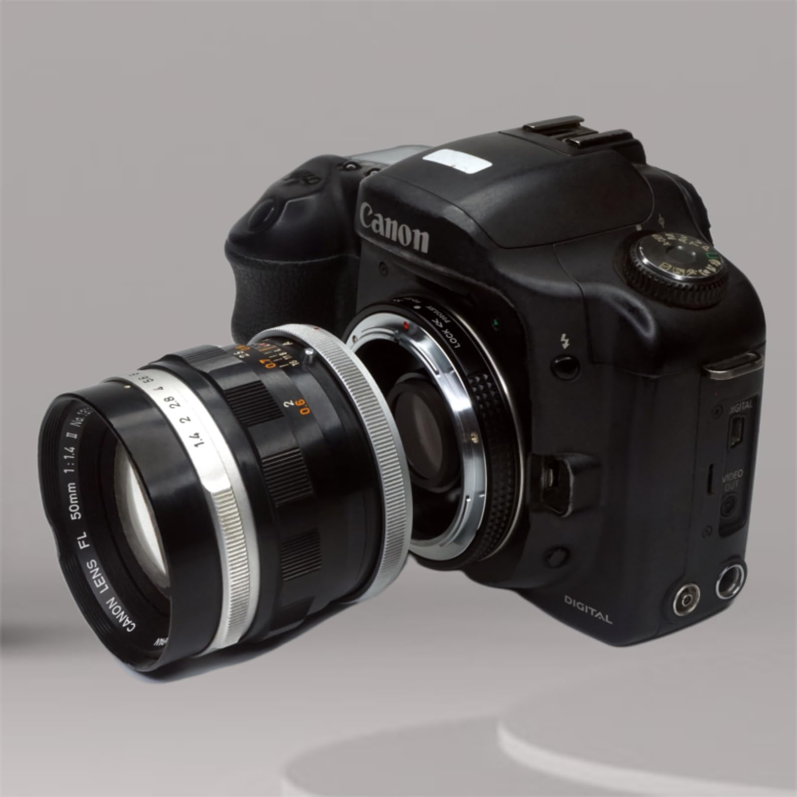 PHOLSY Adapter obiektywu do aparatu Canon FD FL na Canon EF | Ręczna regulacja ostrości ze szkłem optycznym i pokrywką, FL na EOS, FD na EF, konwerter obiektywu