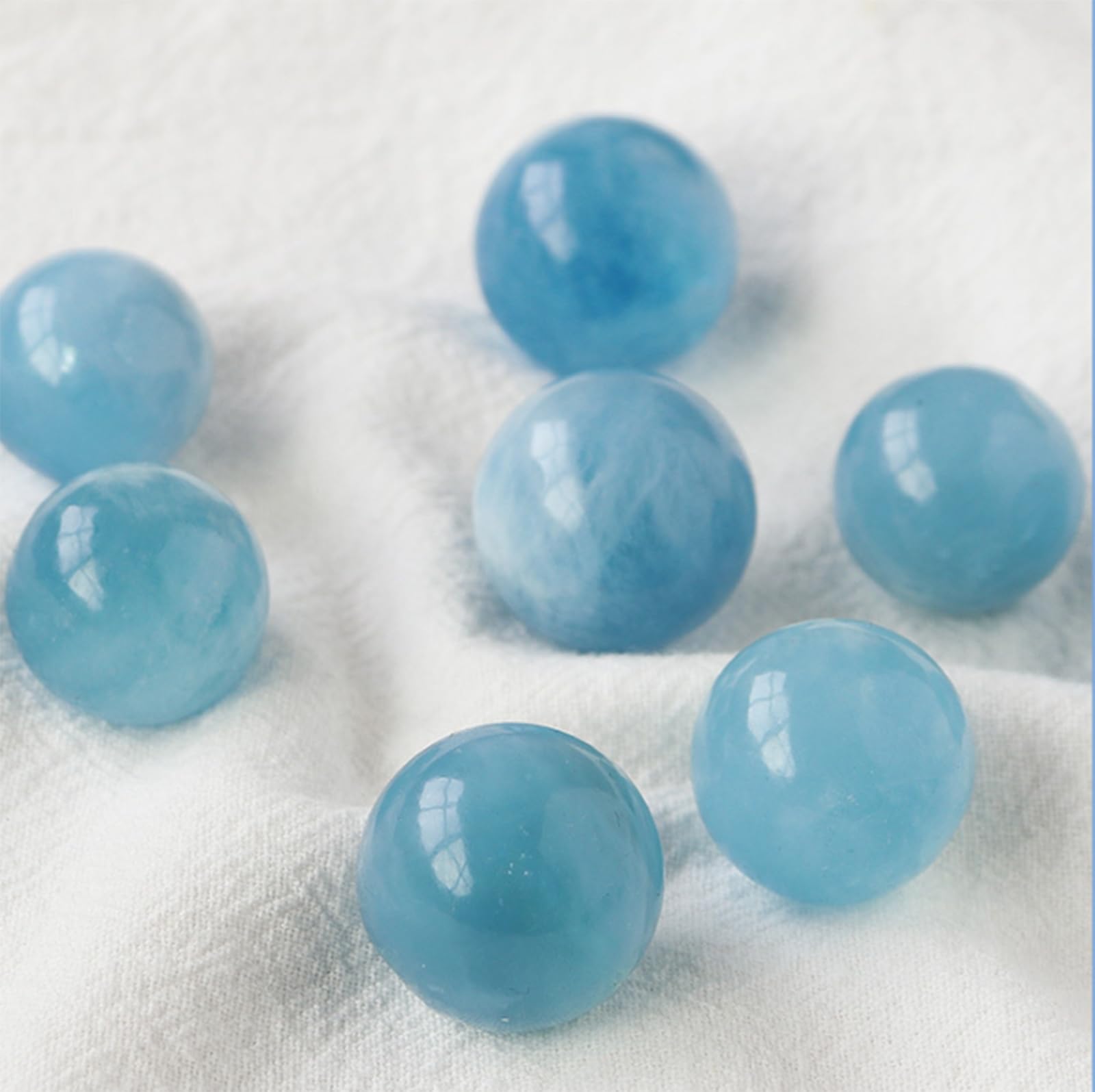 Bola de Cristal de Aguamarina con Soporte de Madera, Orbe de Esfera de Cuarzo de Cristal Natural Hecho a Mano para Meditación, Feng Shui, Adivinación, Magia, Decoración del Hogar,45~50mm
