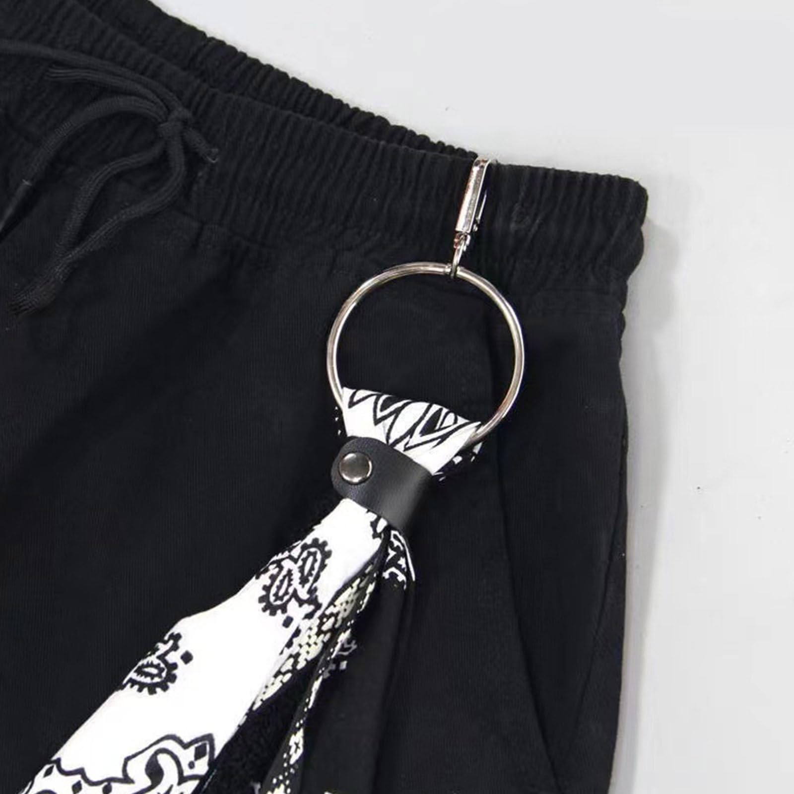 Fazzoletto Porta Catena Hip Hop – Bandana Paisley Con Catena In Metallo, Accessorio Jeans E Borse - 3