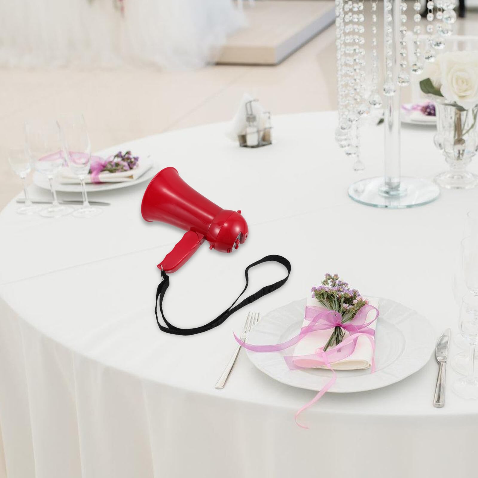 Veemoon Mégaphone Rouge en Plastique sans Pile, Cornet Acoustique Léger pour Garçons D'honneur, Accessoire de Fête pour Mariage, Haut-parleur Portable pour Accueil et Animation Festive