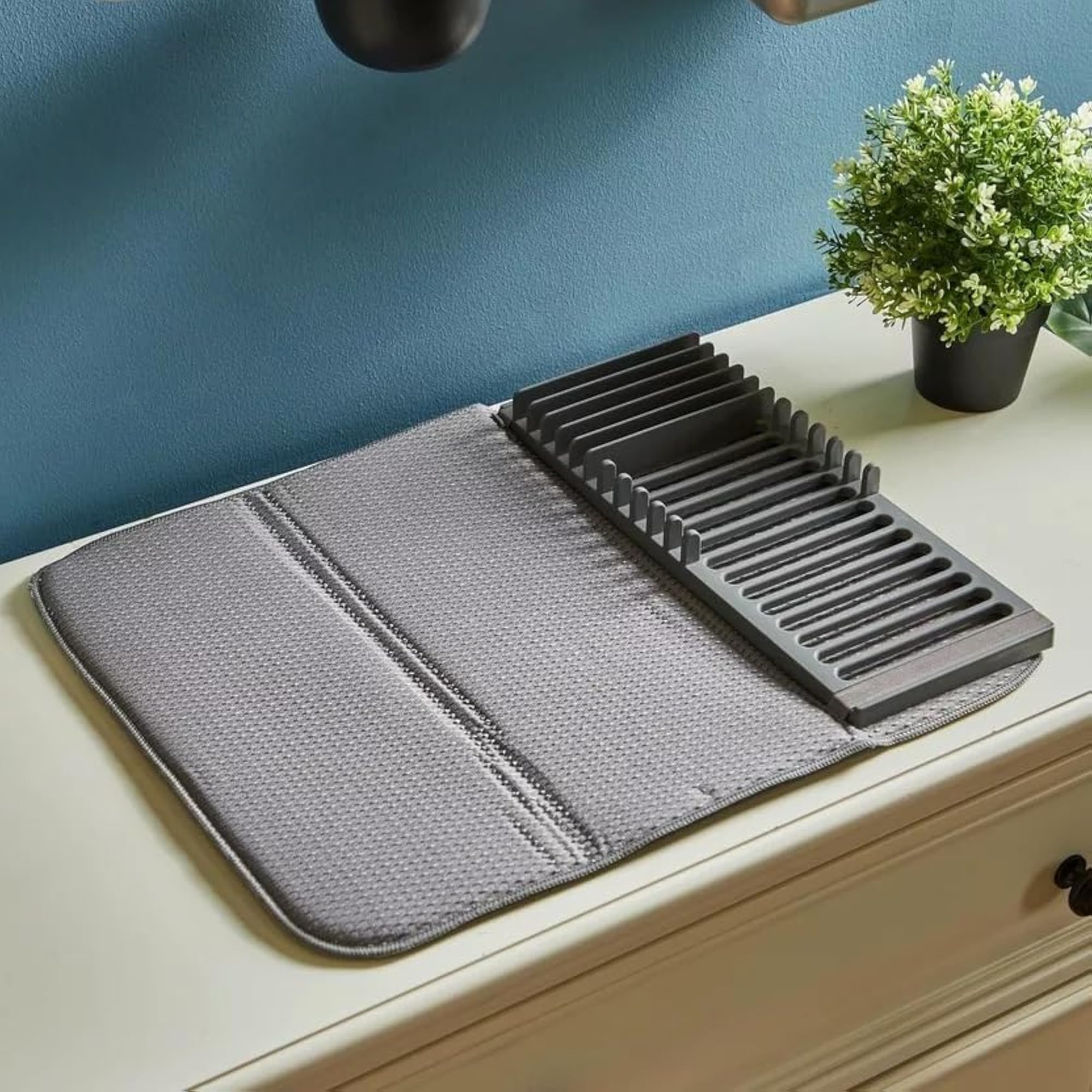Elegant Heat-Resistant Table Placemats Set for Dining