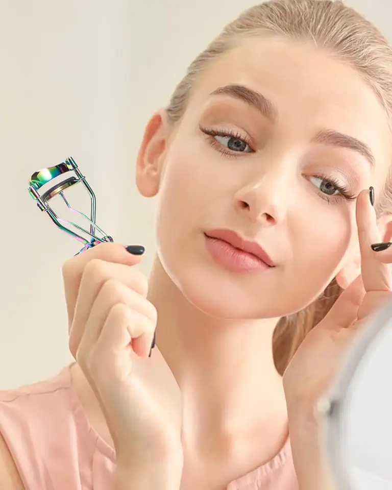 Curvador de cílios – Modelador de cílios com compatibilidade universal e dobradiça de 3 pontos para um enrolamento impecável e duradouro em todos os tipos de cílios DJA442-03