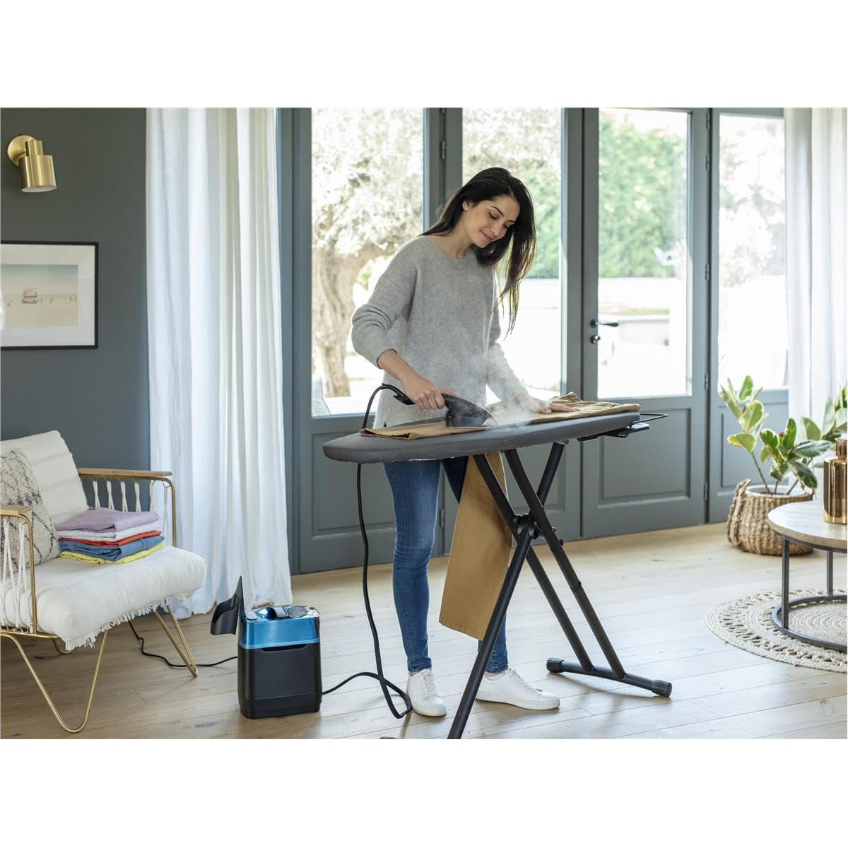 Tefal Défroisseur vapeur hygiénique UT2020 CUBE Désinfectant Hygiénique Nettoyage à la vapeur vertical Repassage mobile Débit vapeur jusqu'à 90 g/min Effet pressing 200 g/min