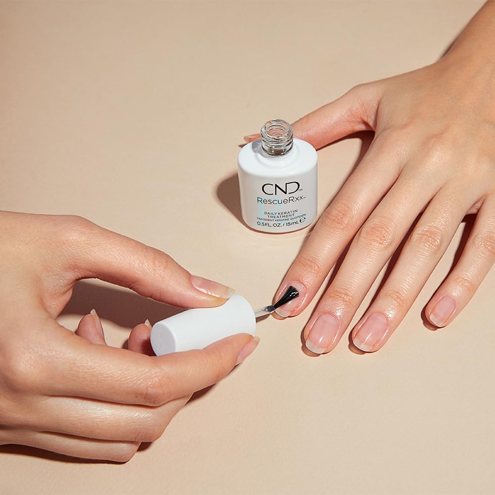 CND RescueRxx - Trattamento Quotidiano alla Cheratina, Nutre e Ripara le Unghie Danneggiate, con Olio di Jojoba e Mandorla, Riduce la Desquamazione, per Unghie Sane, 15ml