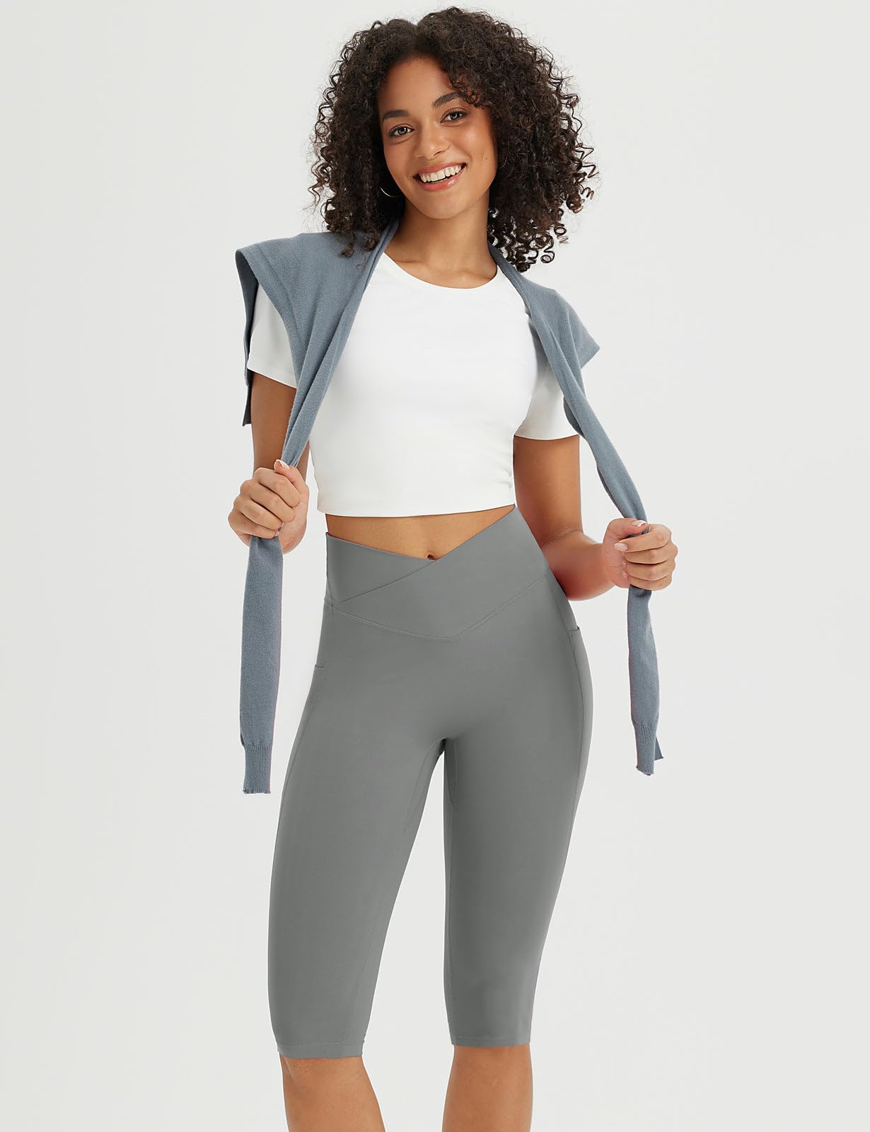 baleaf Leggings Capri da donna, lunghezza al ginocchio, con tasche, a vita alta, per yoga, casual, allenamento, esercizio