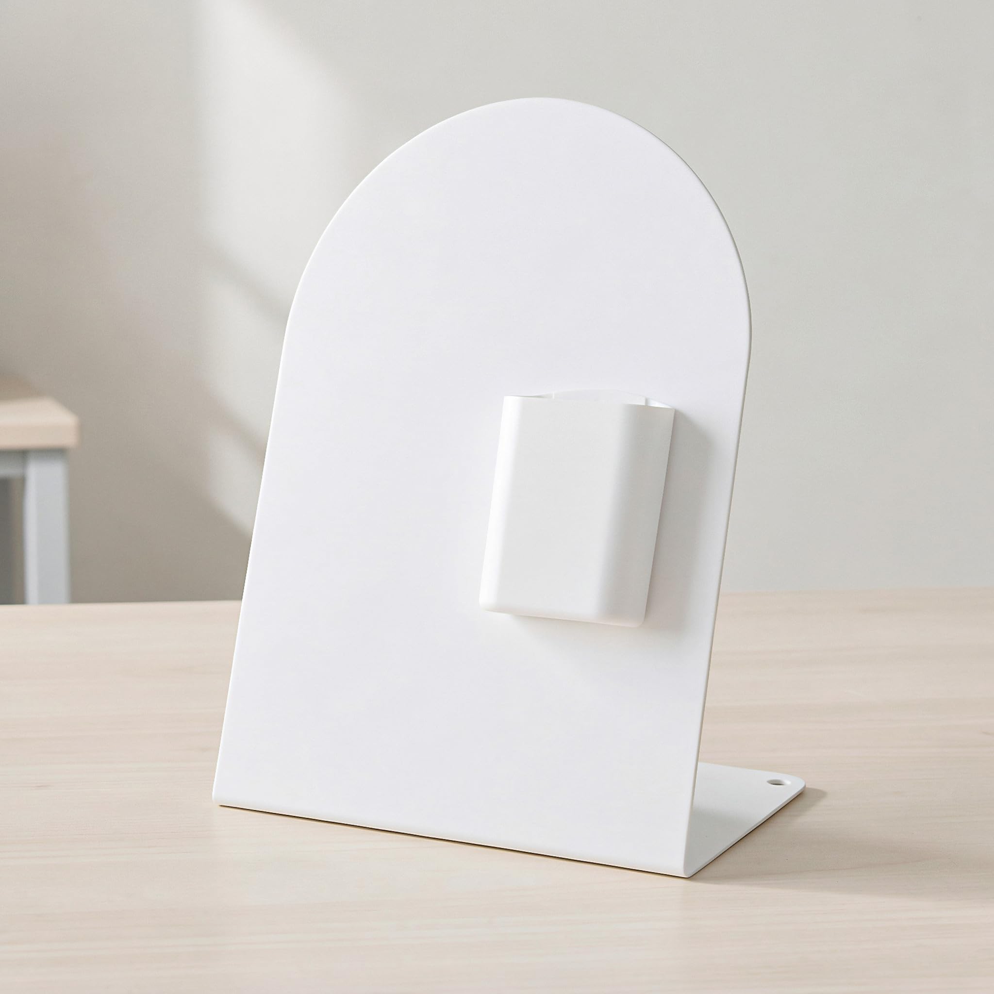 SHINEOFI 2 Sätze Magnetische Tischtafel aus Eisen mit Stiftehalter Vertikale Magnetische Pinnwand für Büro und Arbeitszimmer Weiß Platzsparend und Einfach zu Versetzen
