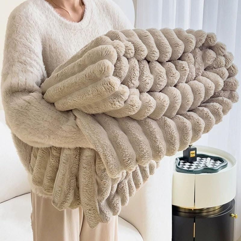 Mezcla Sofa Blanket - Flannel Blanket for Bed, Fleece Blanket, Double Sided Soft, Easy Care and Ultra Light, All Seasons (Kachi, 100 x 150 cm/39 x 59 in)