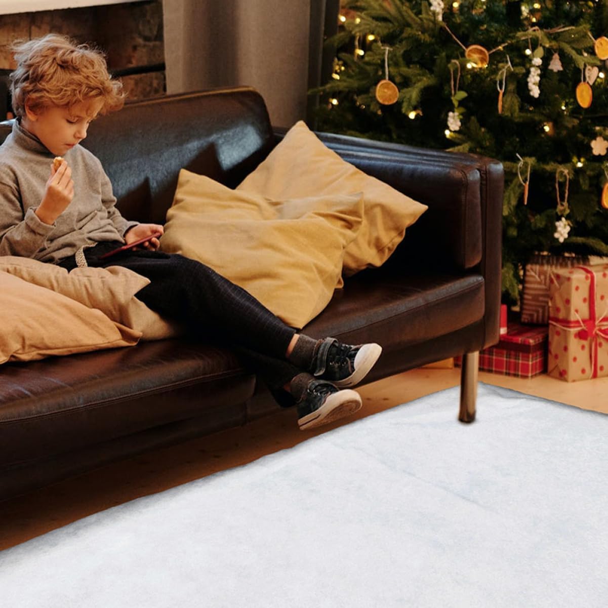 Cabilock 2pcs Thick White Artificial Snow Blanket for Christmas Decorations Realistic Faux Snow for Scenes Safe Material for Holiday Fun and Indoor Use