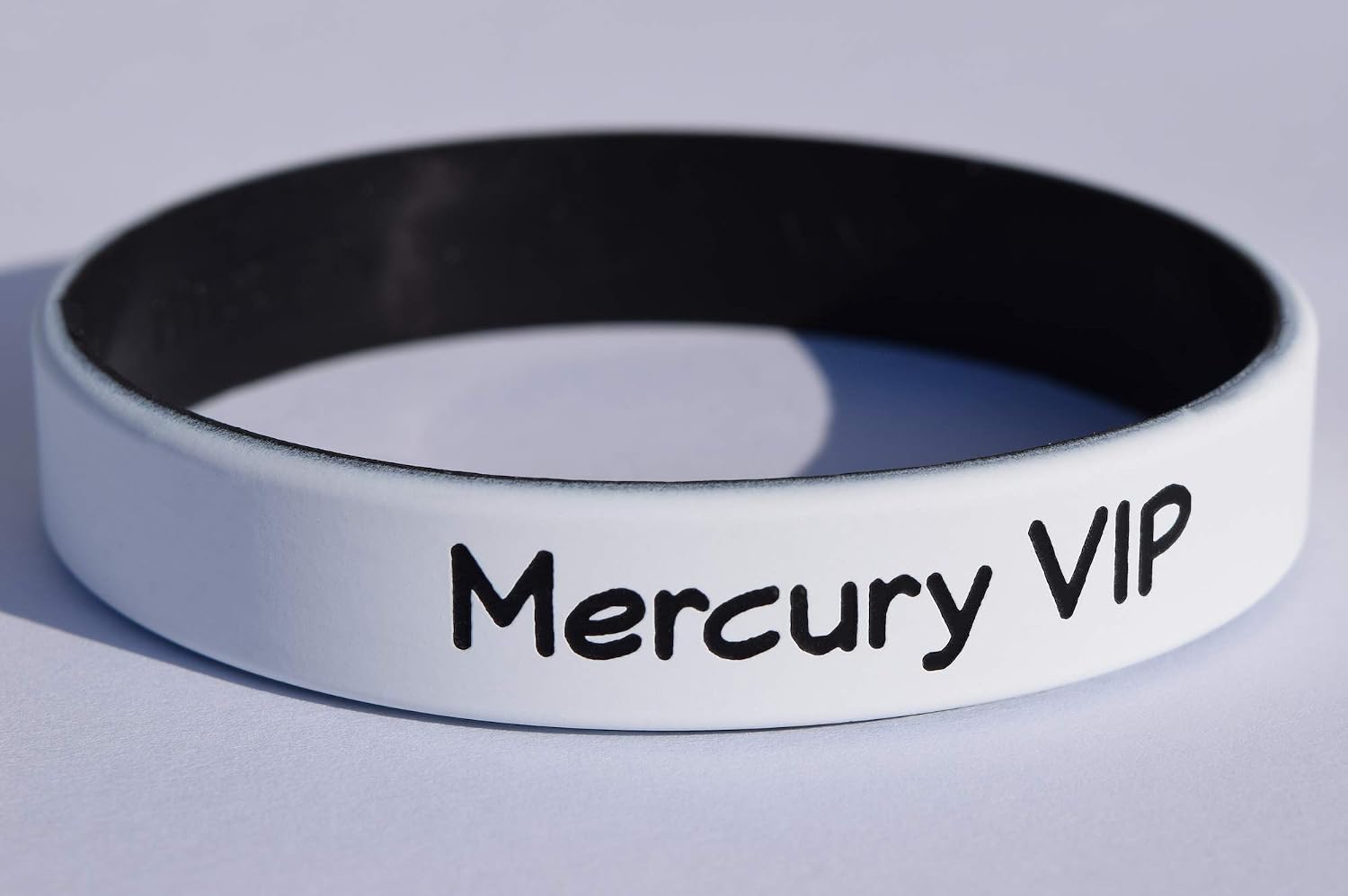 Reminderband 5 Custom Luxe Silicone Wristbands - Personalized Customizable Silicone Rubber Bracelets - Customized for Motivation, Events, Gifts, Support, Awareness - Unisex (Pearly White, Medium)