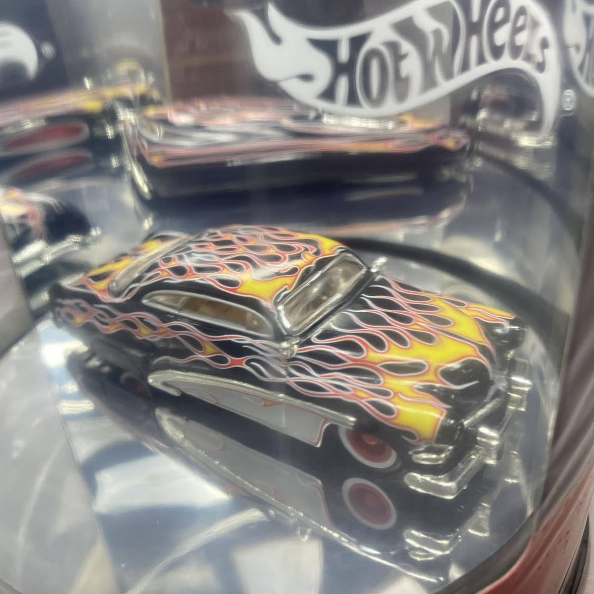 Amazon.co.jp: ホットウィール 1/64 Real Riders Custom '51