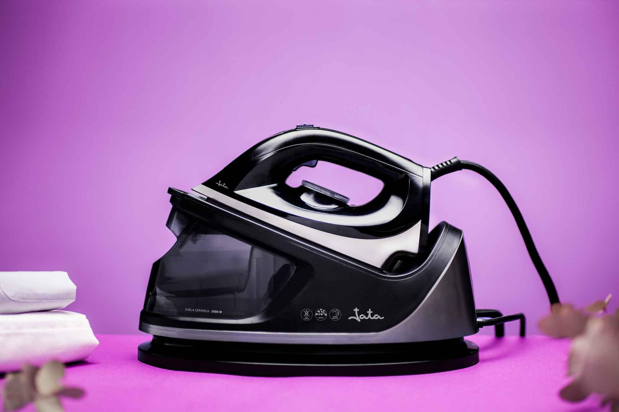 JATA JECP8523 - Centro Planchado con Suela cerámica. 2250 W. Vapor continuo 40-60 g/min. Antical. Vapor vertical. Llenado continuo. Capacidad: 1.1 L