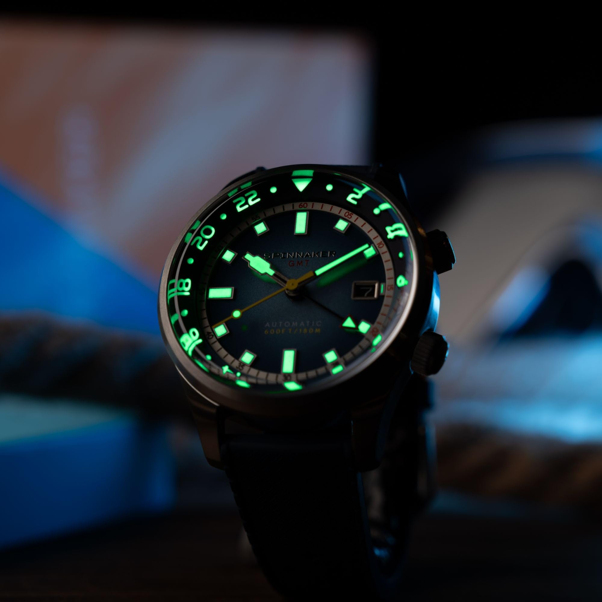 Spinnaker Herren 42 mm Bradner GMT Automatikuhr mit massivem Edelstahlarmband SP-5121
