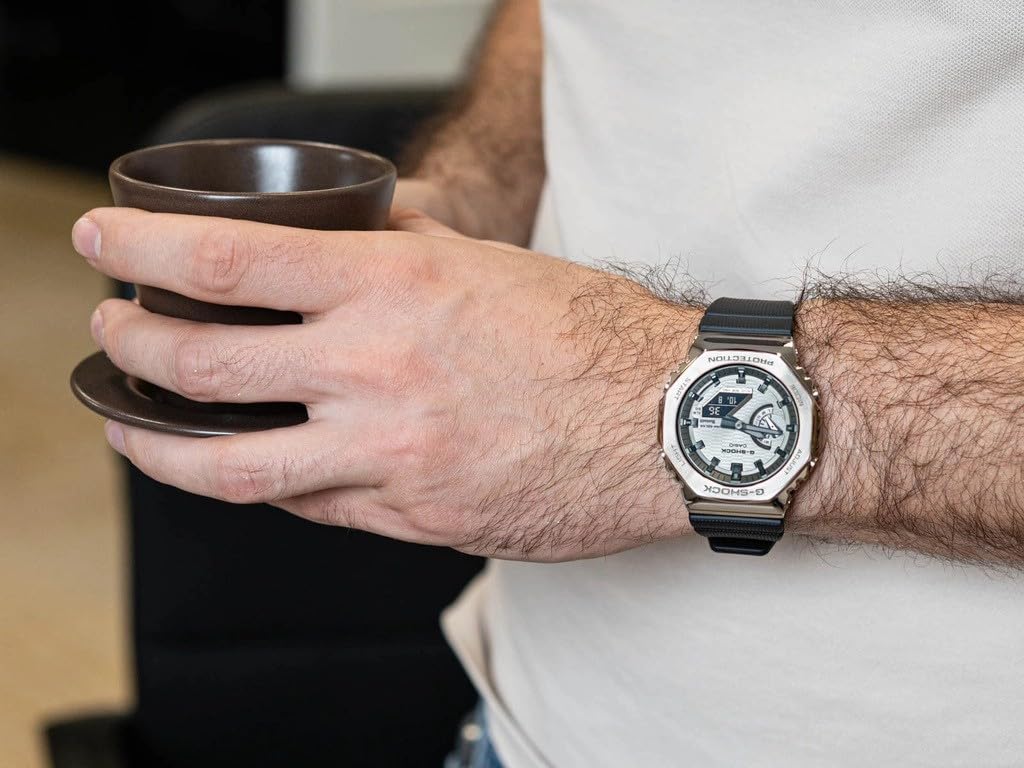 Casio Herren Analog Digital Quarz Armbanduhr G-Shock G-Steel