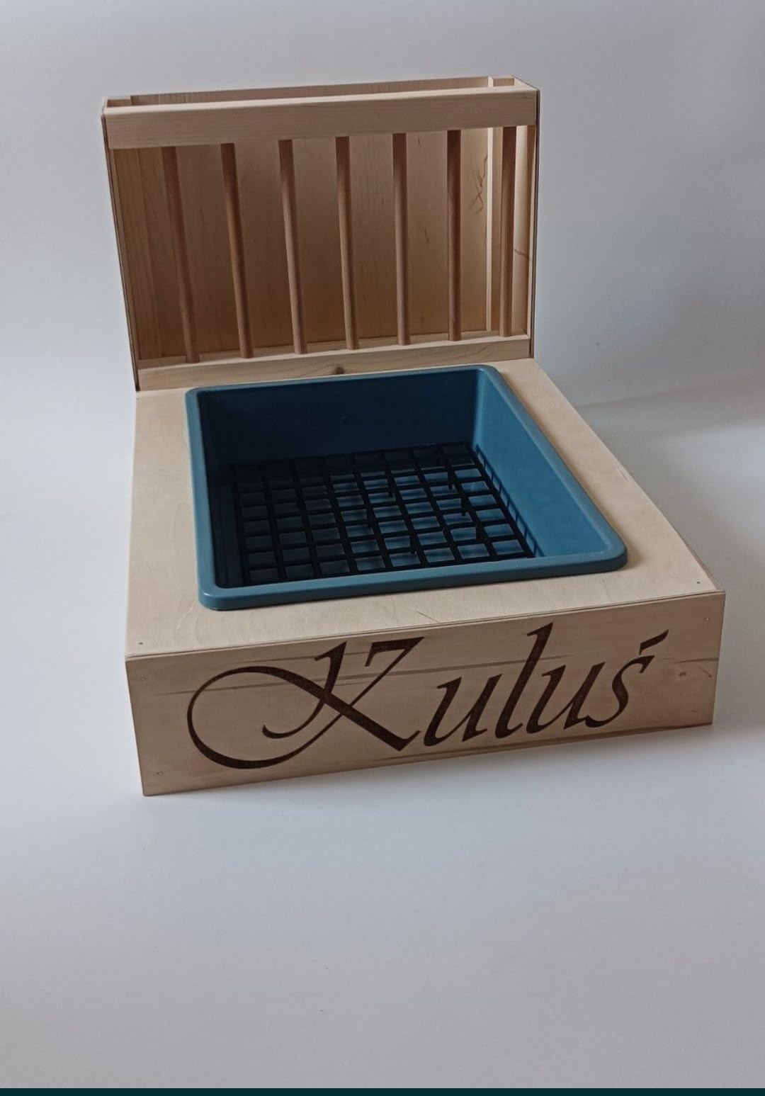 Râtelier lapin KULUS Cuveto pour un enclos propre et ordonné