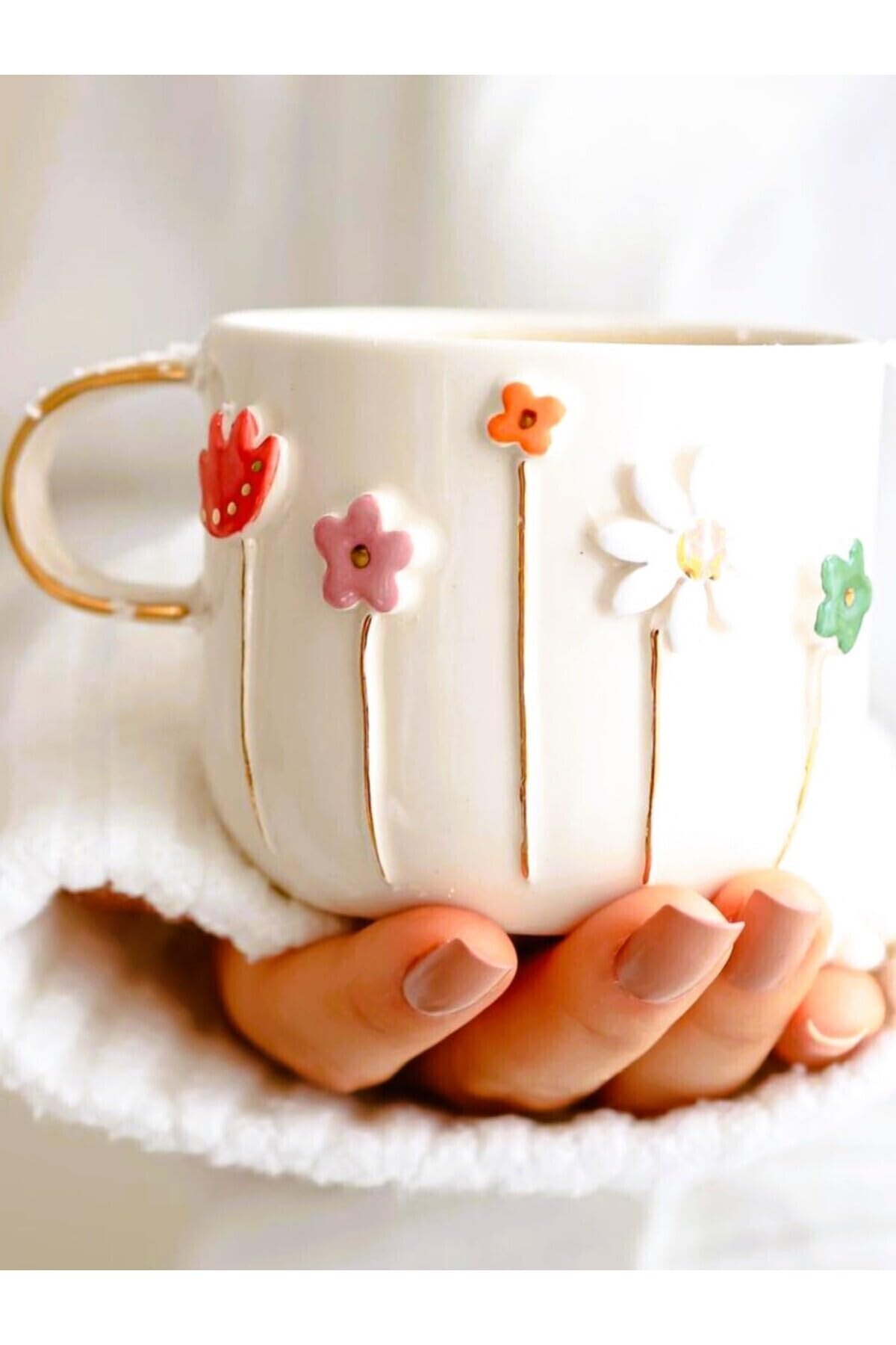 El Yapımı Bahar Çiçekleri Kabartmalı Kupa 24 Ayar Altın Dekorlu 300 Ml Mug Spring Flower