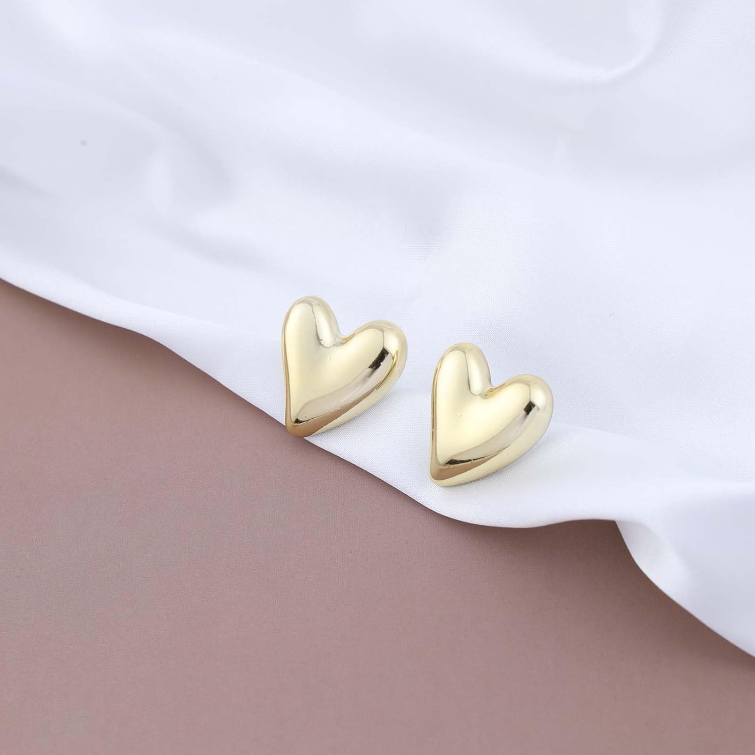 Andelaisi Boho Heart Stud Earrings Vintage Love Heart Earrings Gold Puffy Heart Earrings Minimalist Heart Shape Earrings Jewelry for Women - Image 5