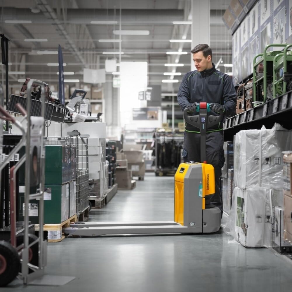 Jungheinrich Elektro-Hubwagen AME | 1.500 kg Tragkraft | 1.150 mm Gabellänge | wartungsfreie Lithium-Ionen-Batterie inkl. Ladegerät | Kurze Ladezeit | hoher Bedienkomfort | Hubwagen elektrisch