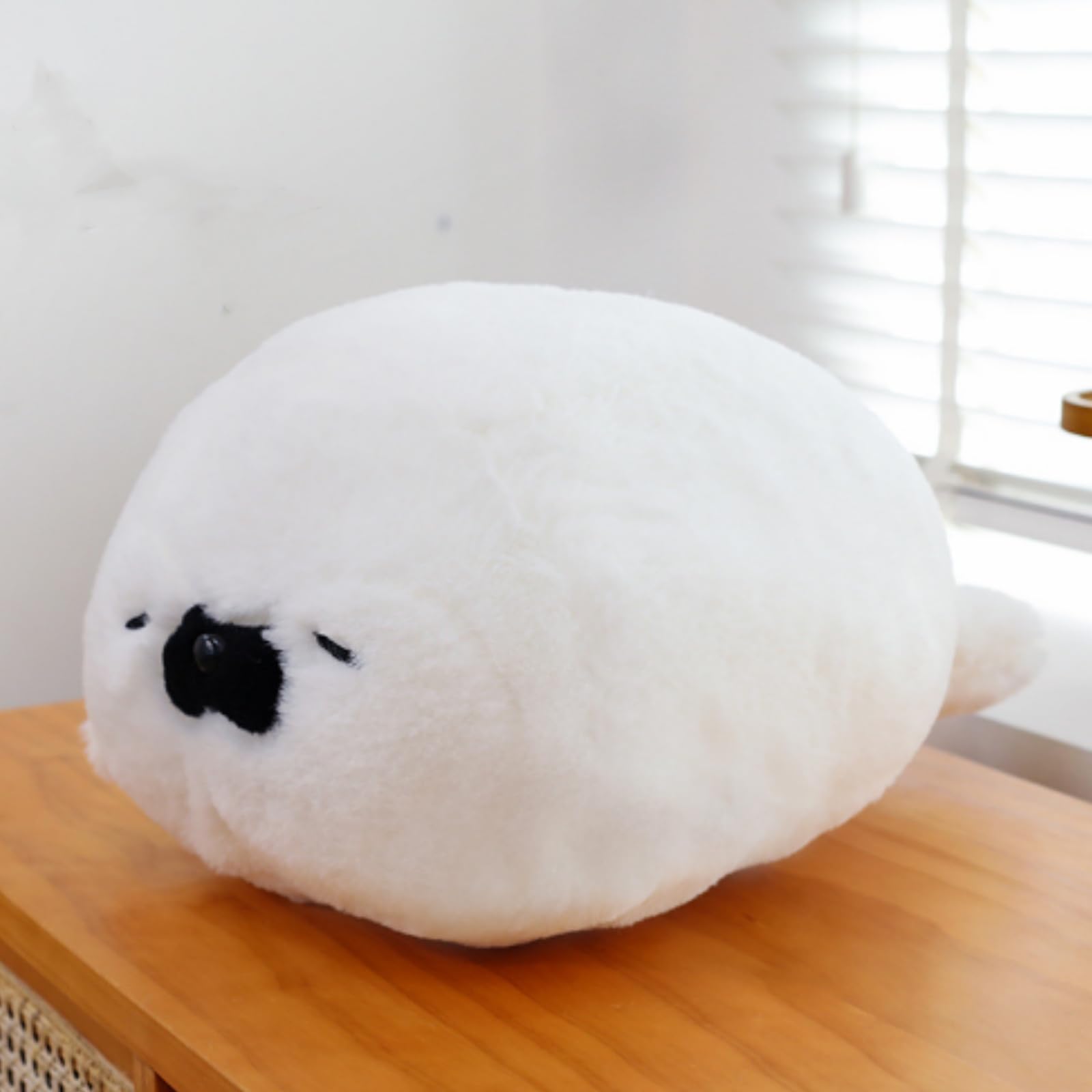 OUKEYI 15.7 inch /40cm Seal Plush Pillow，Chubby Plush Hug Pillow， Soft Seal Stuffed Animal Toy， for Boys Girls, Kids Gifts for Birthday,Valentine,Christmas (White)