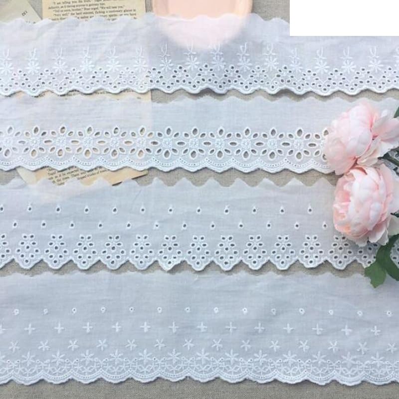 EBRICON Tissu en dentelle à fleurs blanches brodées en coton chaud Dubaï large couture bricolage garniture mariage applique ruban col (couleur : blanc 2)