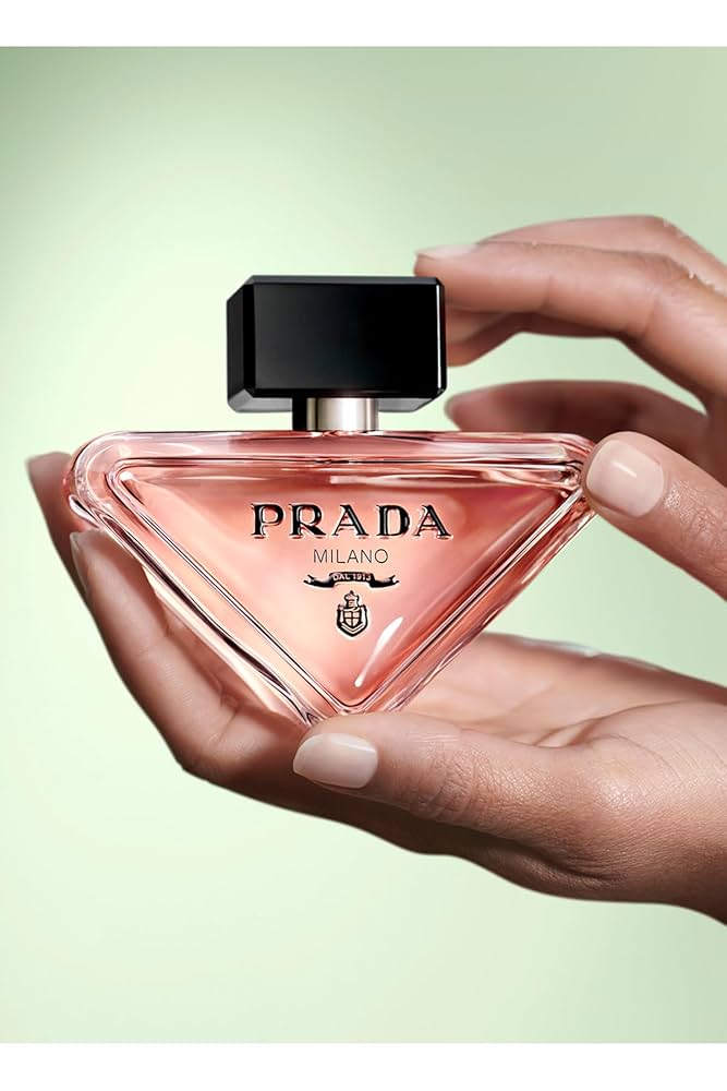 Amazon.co.jp: Prada Paradoxe Eau de parfum 90 ml / プラダ