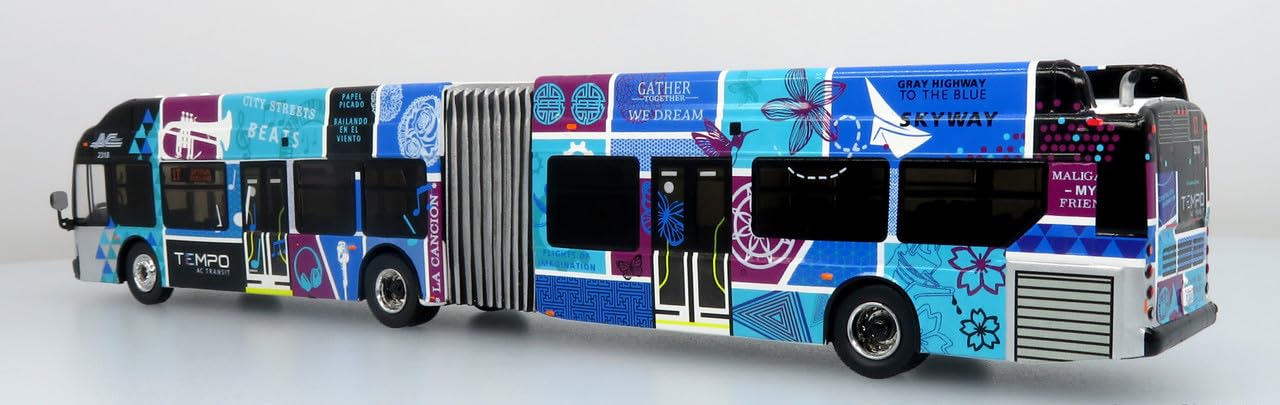 Amazon.com: Iconic Replicas New Flyer Xcelsior Articulted Transit