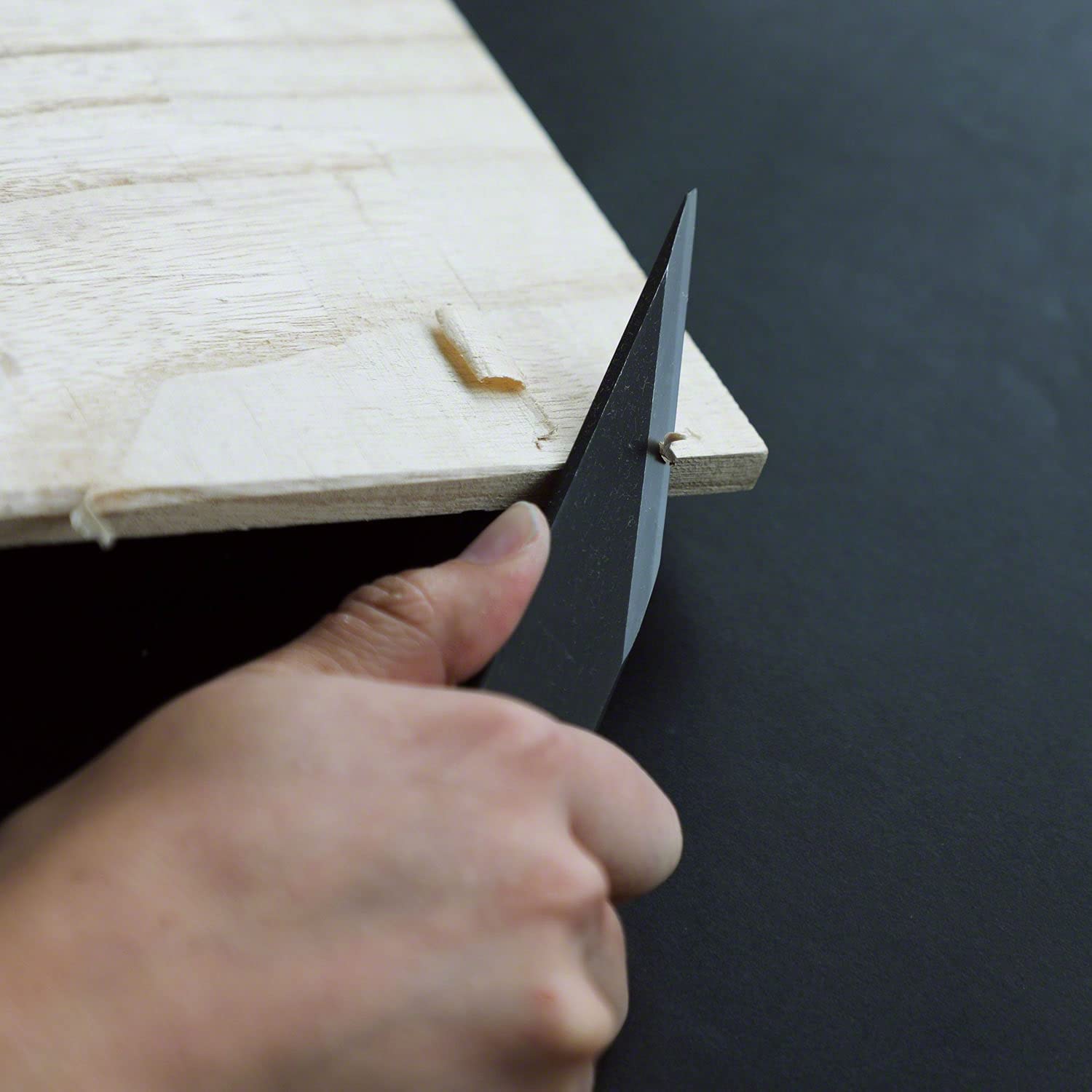 Wazakura Kiridashi - Coltello giapponese per incisione e lavorazione del legno per destrimani | Lama in acciaio al carbonio affilata come un rasoio forgiata a mano, Made in Japan (18mm)