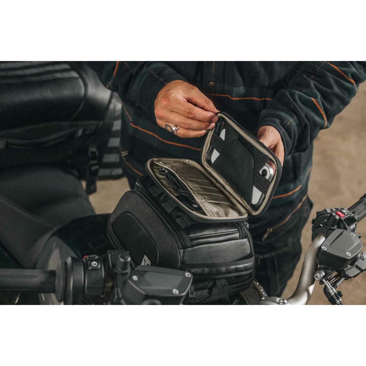 SW-Motech Legend Gear Smartphone-Tasche LA11 MOLLE Schwarz 190x110x25mm