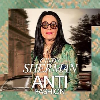 Paperback Cindy Sherman: Anti-Fashion [German] Book