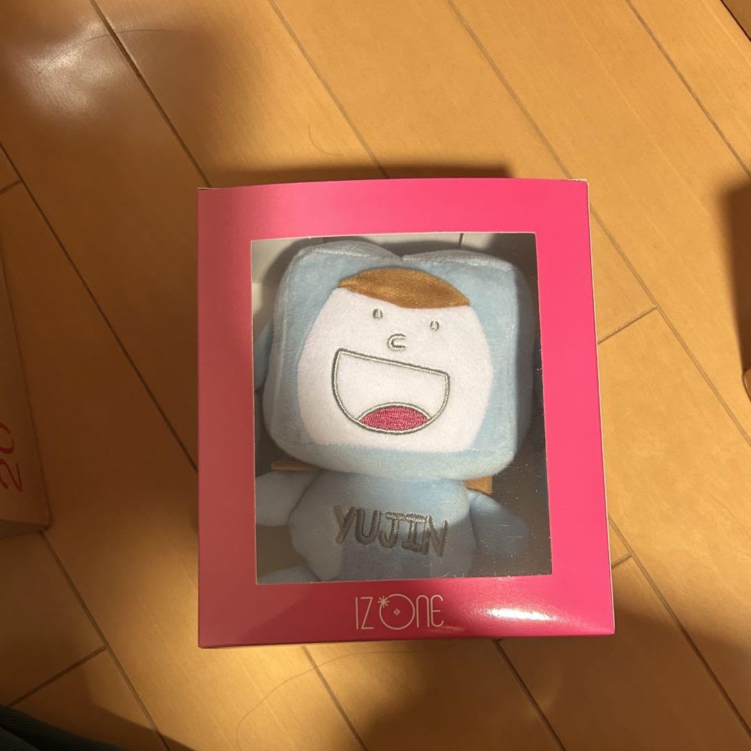 Amazon.co.jp: アイズワン IZ*ONE ユジン ぬいぐるみ マスコット