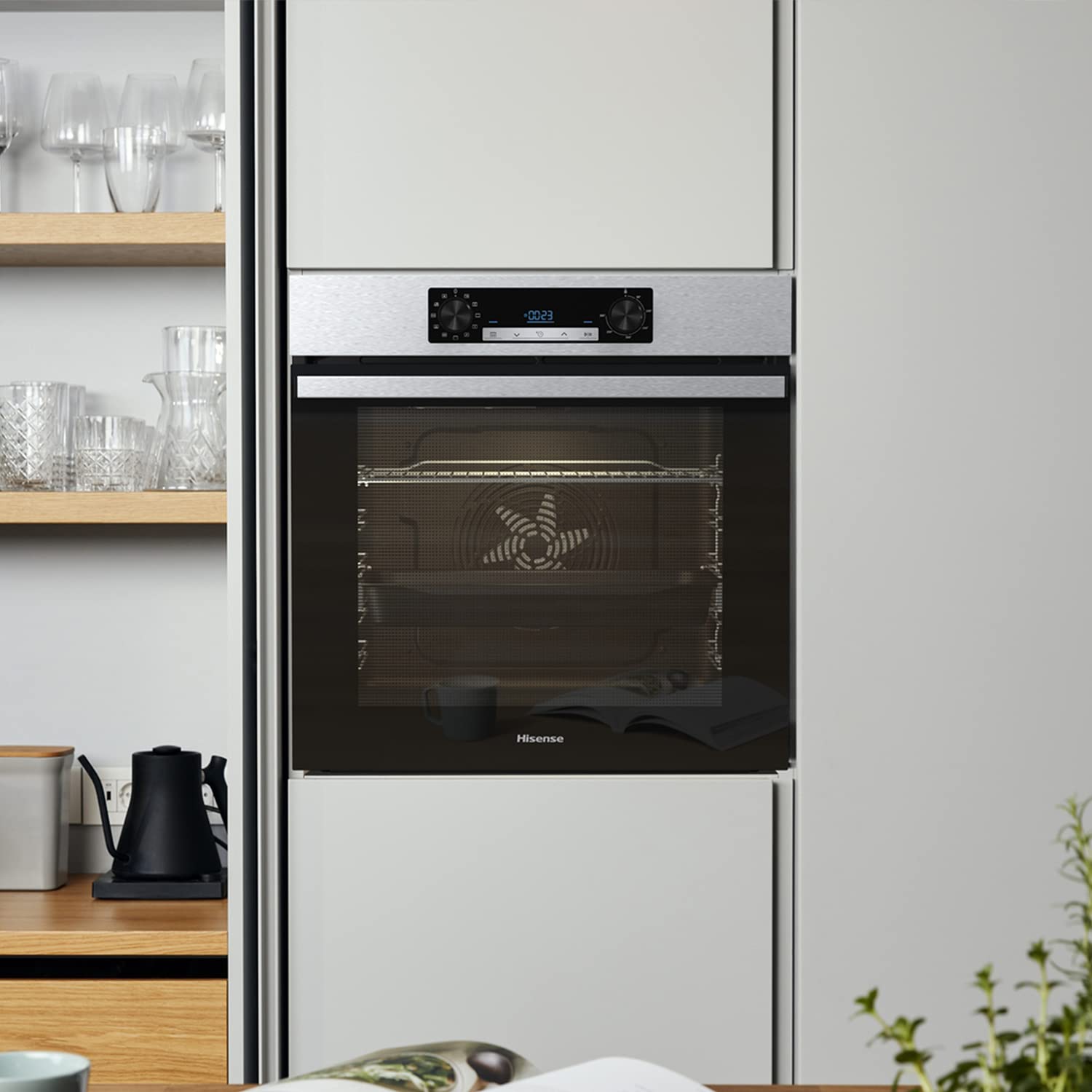 Hisense BI62216AX - Forno da Incasso Multifunzione 77 L, Termoventilato, 11 Funzioni di Cottura, Pizza 300°C, Preriscaldamento Rapido, Pulizia Steam Clean, Guide Telescopiche, Display LED Touch – Inox