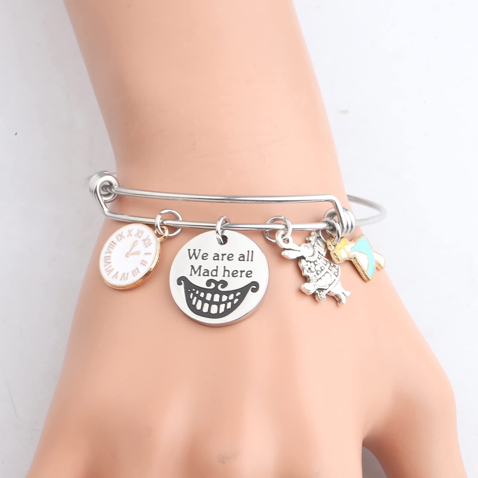 BNQL Alices Bracelet à breloques réglable inspiré du Chapelier fou, 2.5 inches, Acier inoxydable