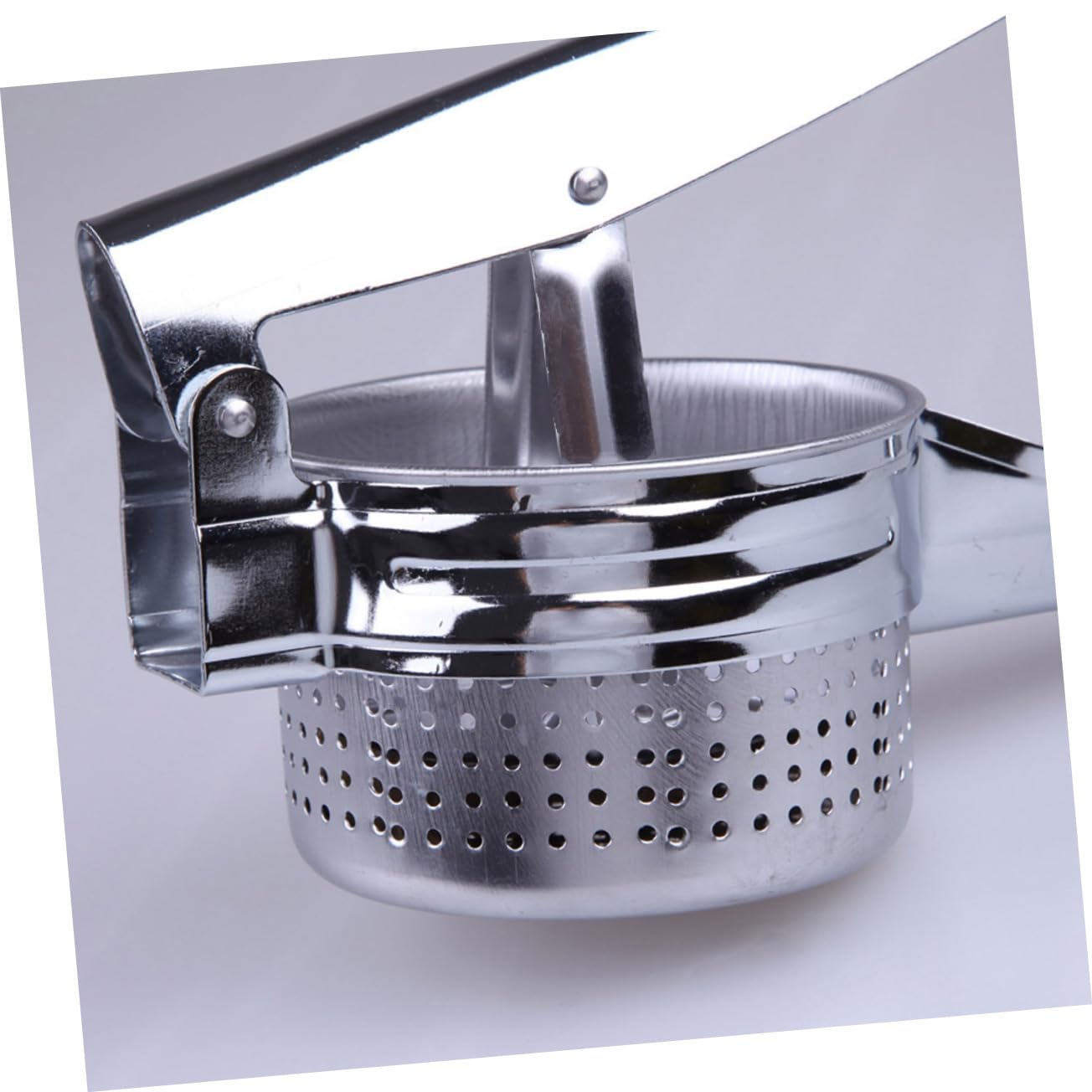 DECHOUS Potato Ricer Stainless Steel Potato Masher Presser Non-slip Design for Comfort Easy to Rinse for Long Use
