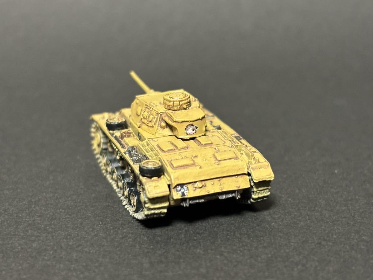 Amazon.co.jp: GuP 1/144 黒森峰女学園 逸見エリカ搭乗 Ⅲ号戦車J型