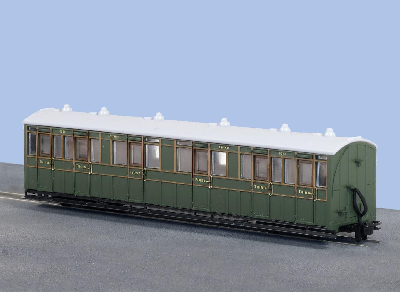 00-9 Composite Coach (Lynton & Barnstaple in SR livery)