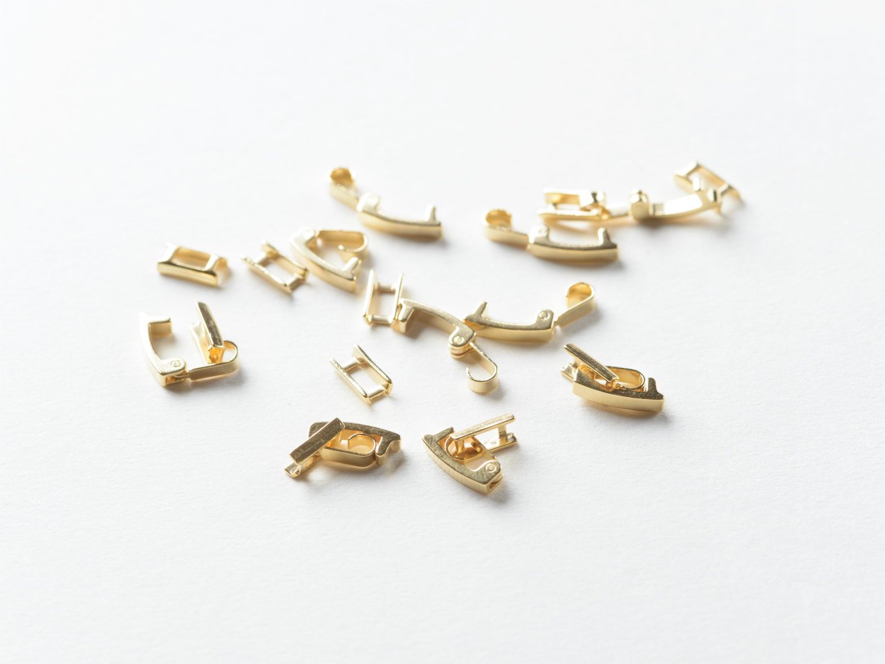 Amazon | 留め金具国内本金メッキ製中留(本体:約10x2mm) 約10組
