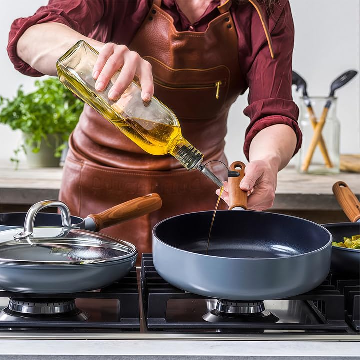 Paquete de 12 vertedores de vino con tapa antipolvo a prueba de fugas, vertedores de botellas de acero inoxidable para alcohol, aceite de oliva y jarabes, vertido rápido, controlado 4