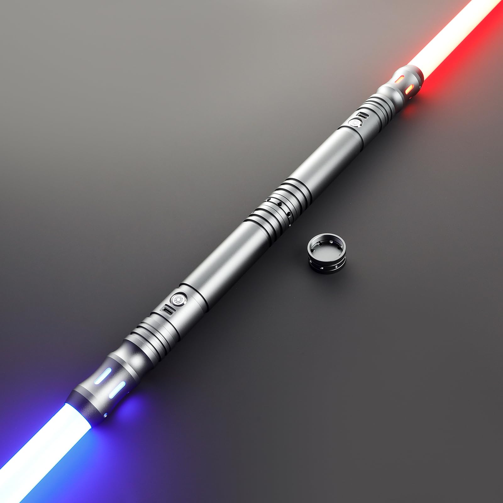 Professioneel lichtzwaard van metaal met metalen handvat, pc-lemmet 92 cm, 16 RGB-kleuren, onbeperkte kleurverandering, 4 sets geluiden, 2-in-1 aansluitbaar, oplaadbaar, ideaal om cadeau te geven