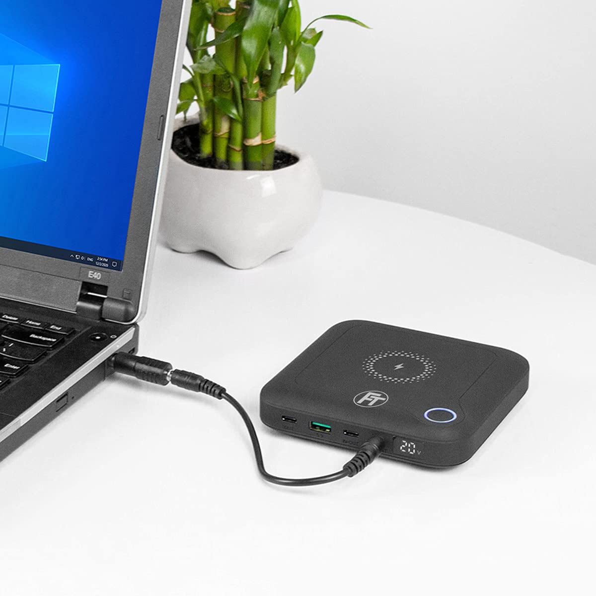 FeinTech PLG02400 - Powerbank 60 W PD USB-C e DC per notebook, MacBook, iPad, tablet, smartphone, fotocamera, Nintendo Switch, 10 W Wireless Charging, 88 Wh, 24000 mAh, 122 x 122 x 28 mm