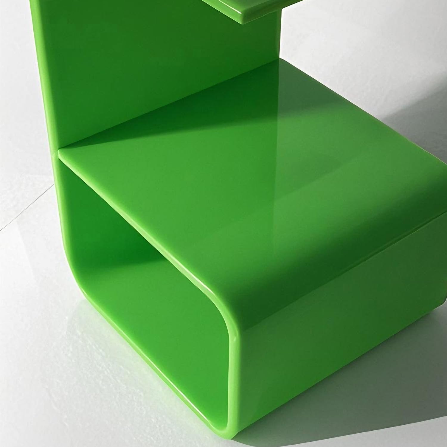 Acrylic 24" Small Table-Multipurpose Modern Furniture for Use as Lap desks, Acrylic Side Table or End Table in Living Rooms, Bedrooms and Offices: 13.7" D x 13.7" W x 21.6" H.