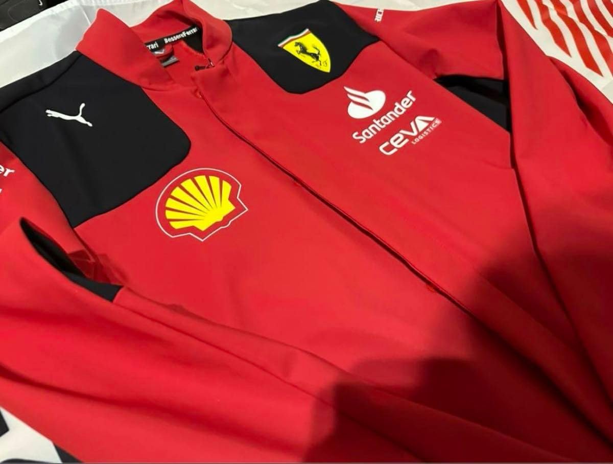 【F1チーム支給品】2023フェラーリ上層部用ソフトシェルジャケット日本サイズL Amazon.co.jp: F1チーム支給品 2023フェラーリ上層部用ソフト