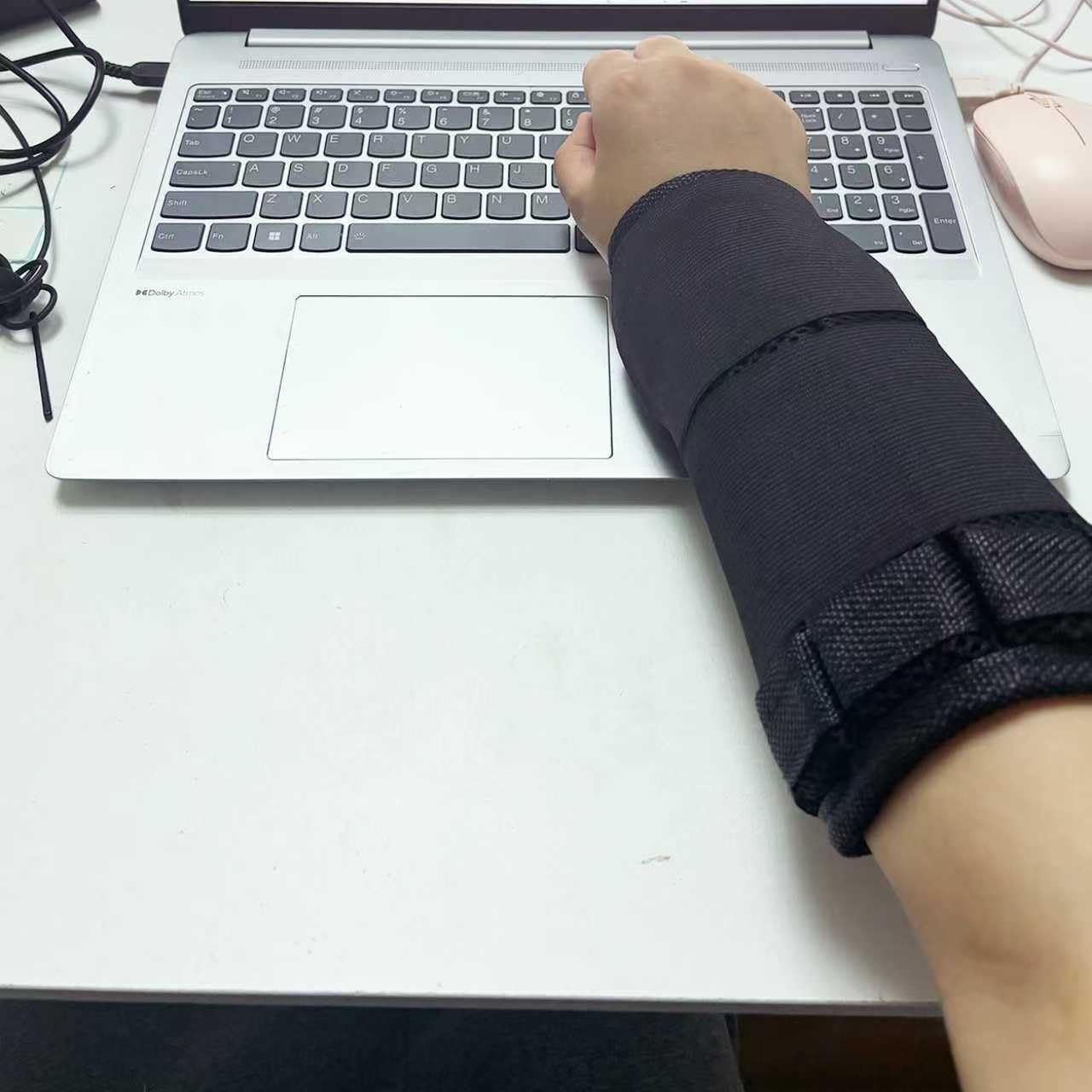 Wrist Weighted Gloves for Tremors - 1pcs Hand Weighted Utensils for Hand Tremors Writing Weights & Hand Strengthening Tools for Parkinson’s Essential Tremors Patients (1.1LB)
