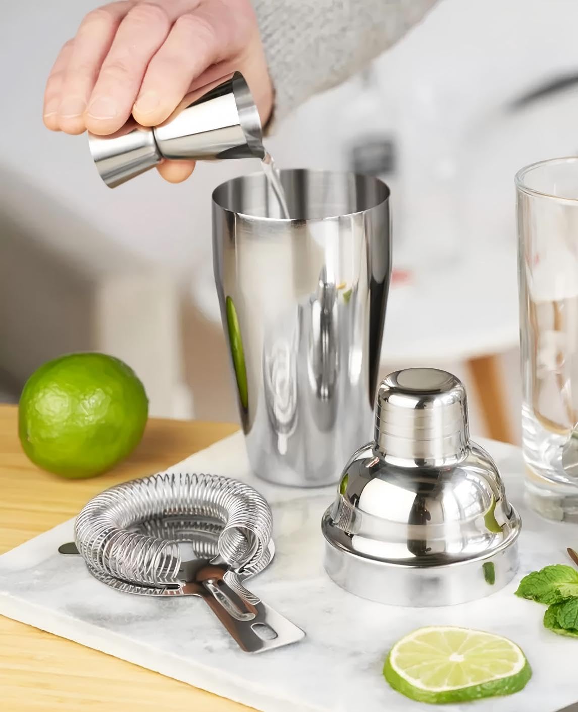 Shaker per Cocktail 750ml in Acciaio Inox Kit Barman Set Professionale Strumenti per Cocktail, Set di 8 Strumenti da Bar per Mescolare Vari Cocktail e Drink, Il Set è Ideale per Casa, Feste o Bar
