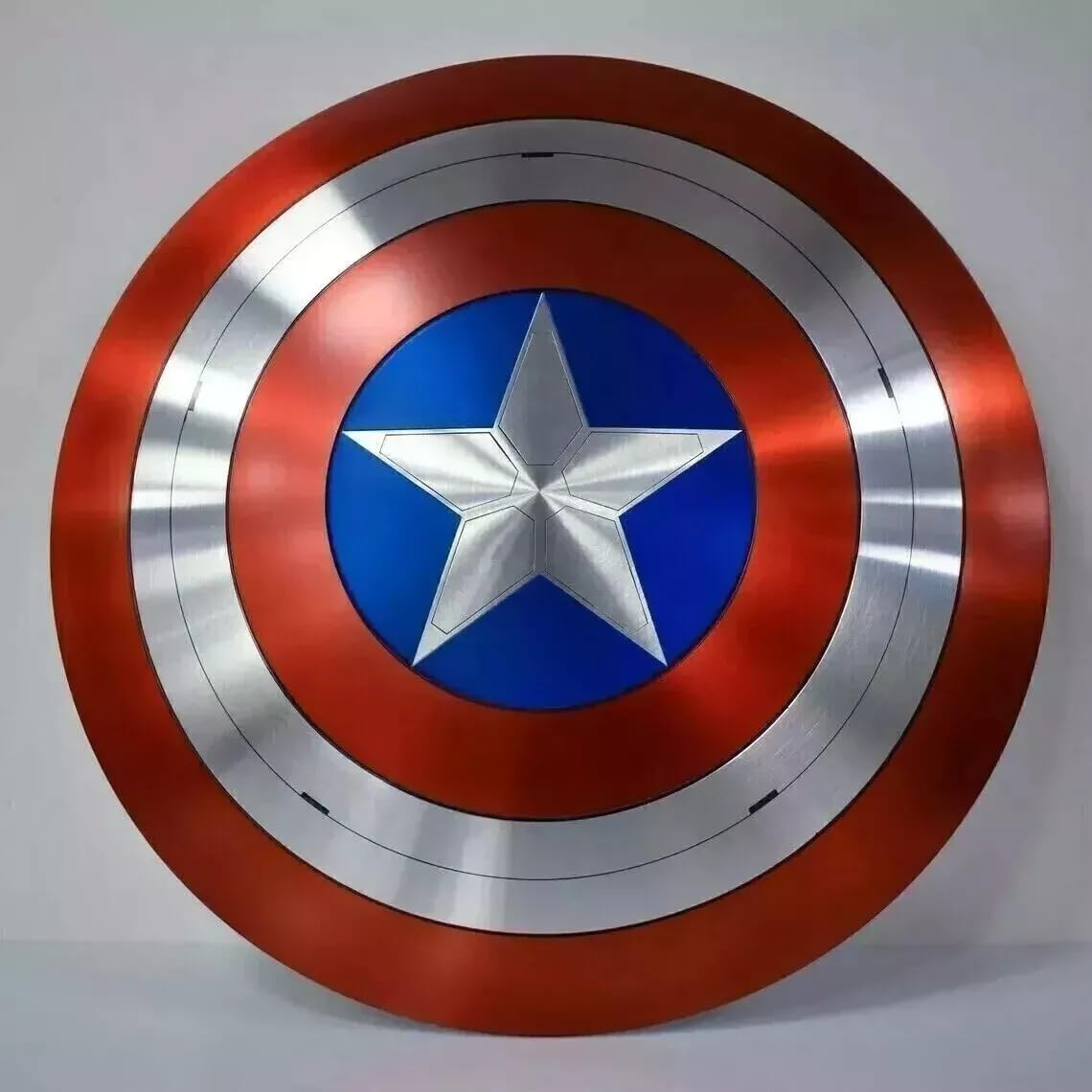 Réplique de bouclier Captain America Falcon en métal 55,9 cm
