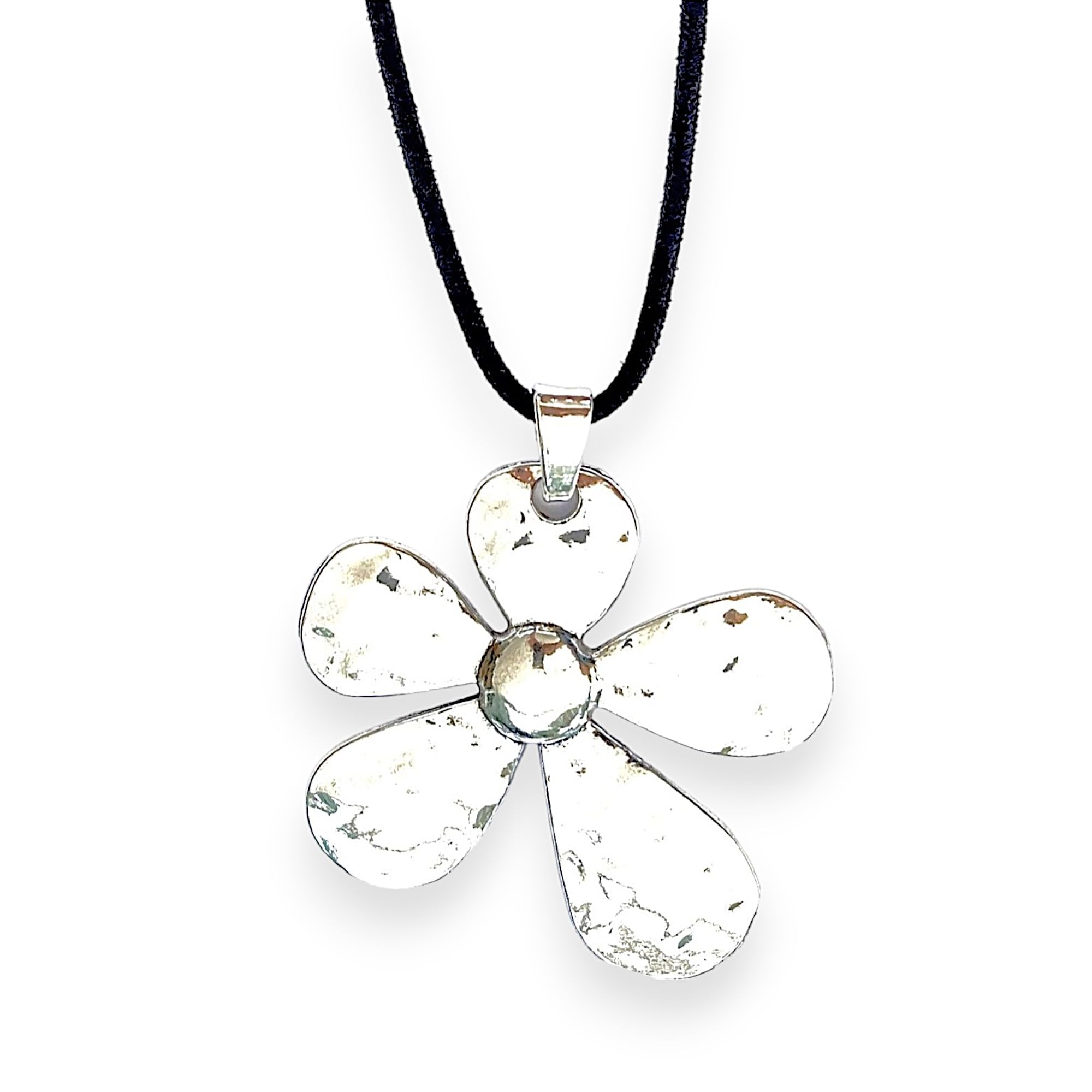 ASTER ALHELÍ Colgante Mujer Grande Flor Plata - Collar Mujer Flor con Cadena de Antelina Negra - Altura Ajustable - Ideal para Regalo - Flor Grande Plata (Plateado)