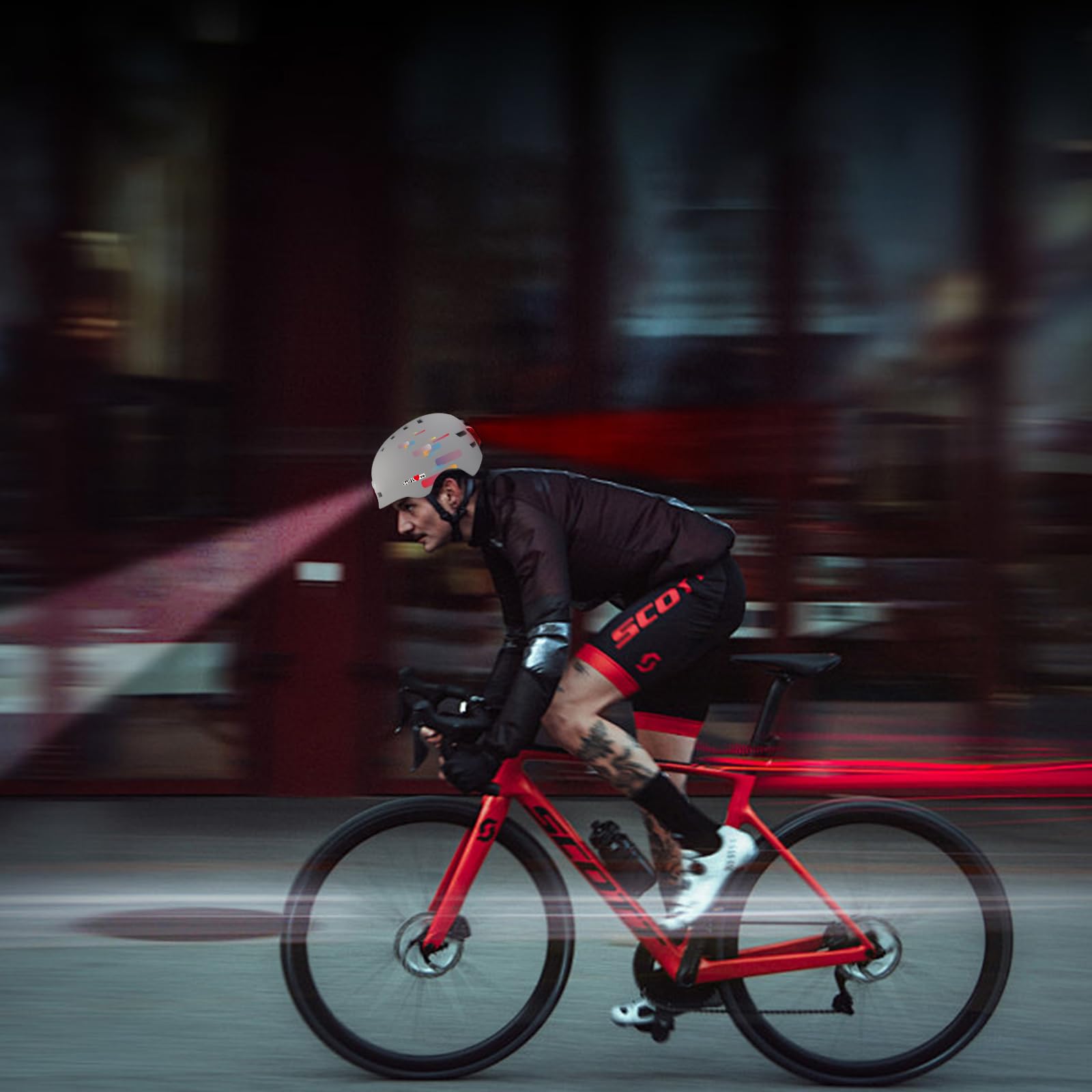 Casco da bici con faro a LED integrato e casco da ciclismo leggero fanale posteriore per uomini e donne adulti