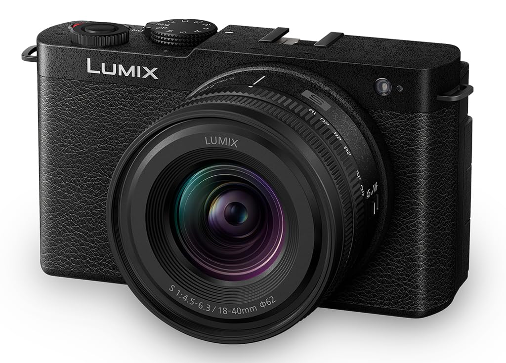 Panasonic Lumix DC-S9NE-K Spiegellose Vollformatkamera, Open Gate Vlogging, 24,2 MP, 6K/4K, 779-Punkt-PDAF, Bildstabilisierung, LUT, 180°-Flex.-Monitor, 5 GHz WLAN, Schwarz, mit Objektiv S-R1840E.