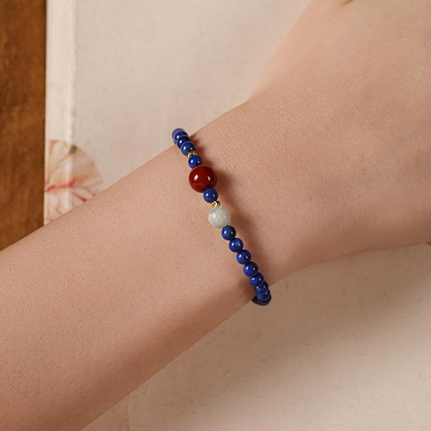 ZXQUEGF Natürlicher Lapislazuli-Armreif für Frauen, Transferperlen-Geschenk, Shoushan-Stein, Nanhong-Achat-Perlen-elastisches Armband