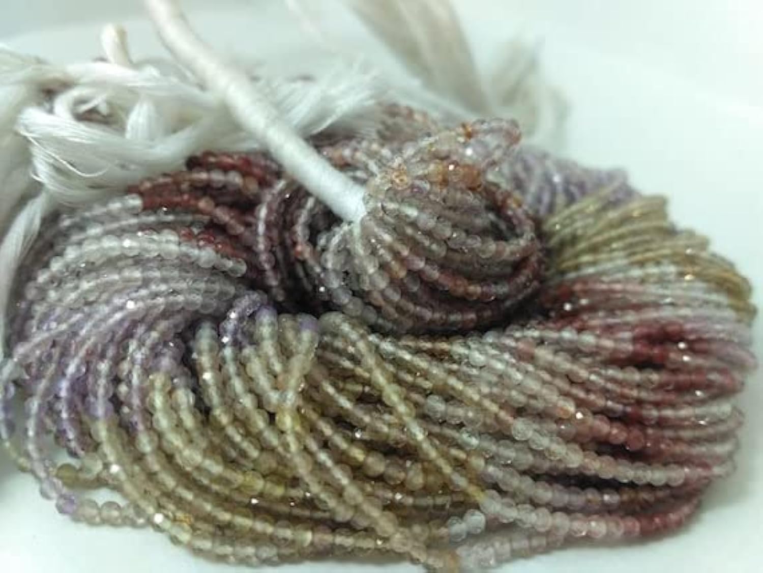 Quartz naturel micro facetté fini les perles ternes pour vos colliers faits main